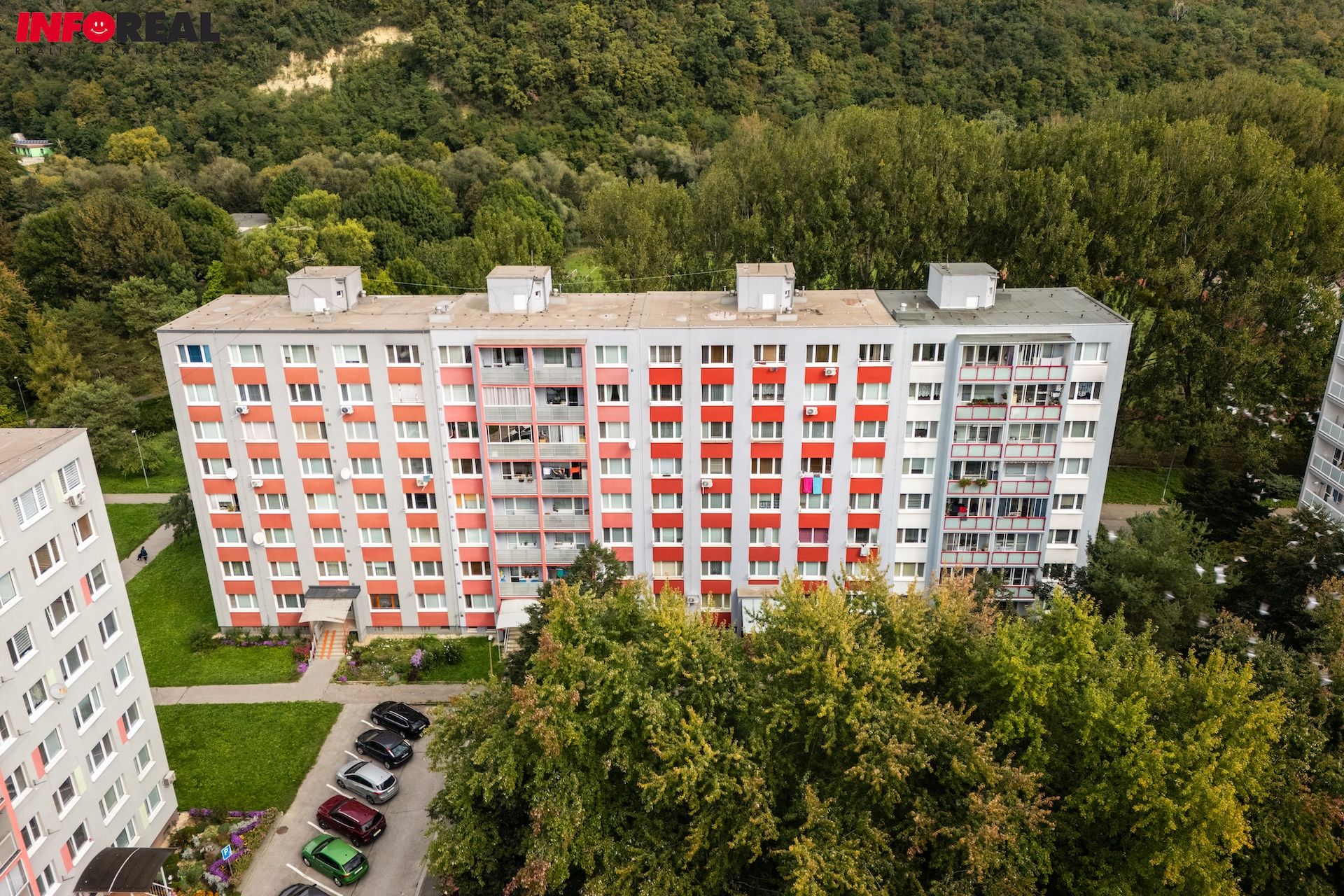 2 izb. byt, 50 m2, pôvodný stav.,Námestie Kozmonautov, NAD JAZEROM