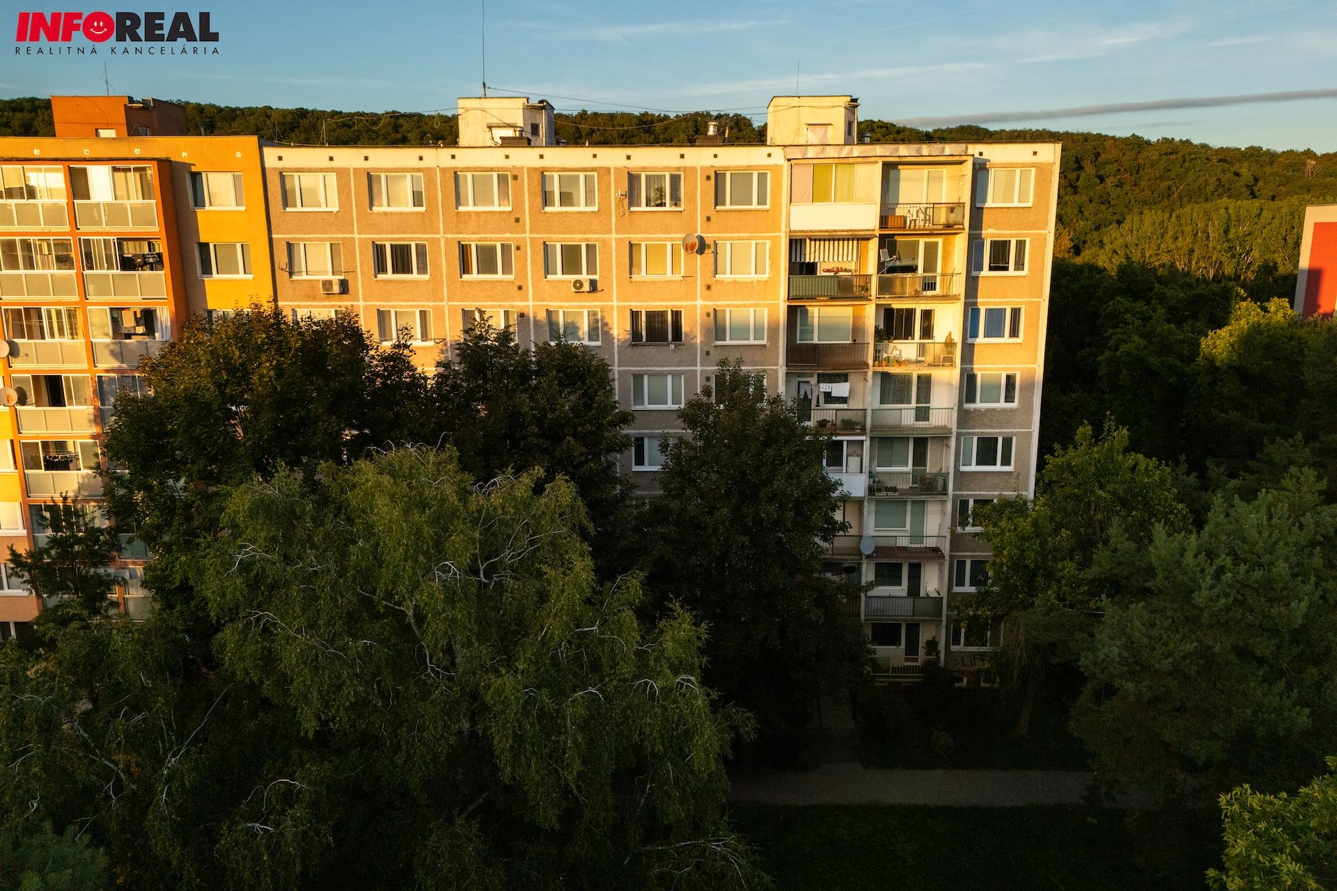 3-izb. byt, 68 m2 s loggiou, čiastočná rekonštrukcia, Gagarinovo námestie, Nad jazerom