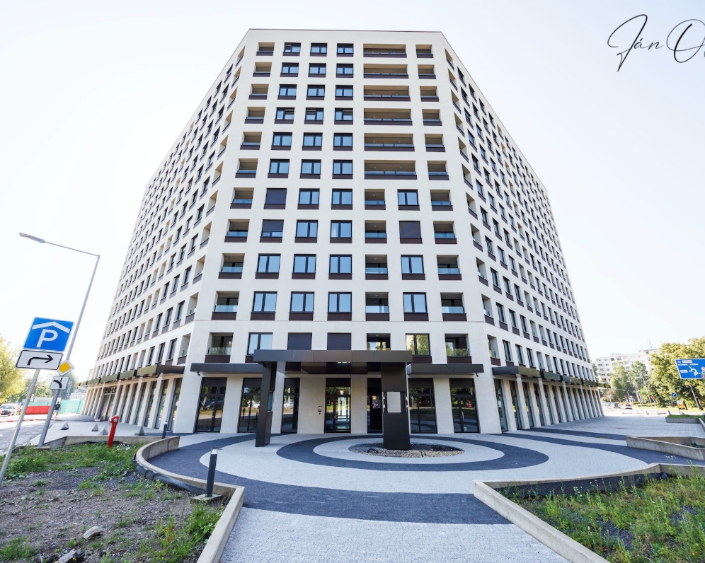 PREDANÁ NOVOSTAVBA - Karpatská Residence: 2 izb. byt, loggia, pivnica, garážové státie, V ŠTANDARDE